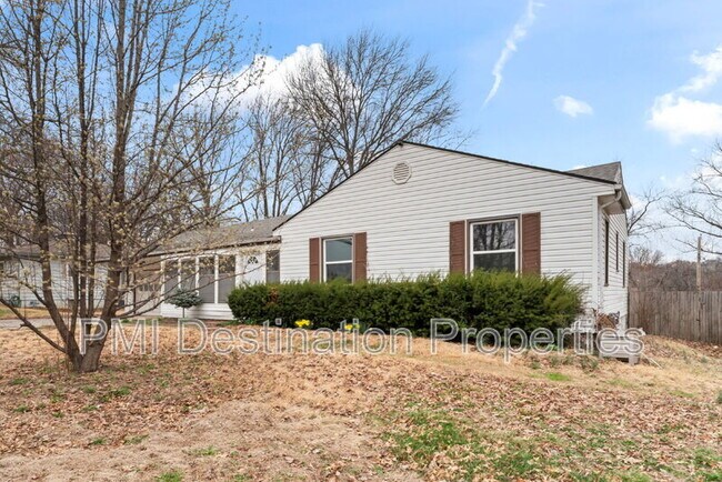 Building Photo - 9704 E 71st Terrace