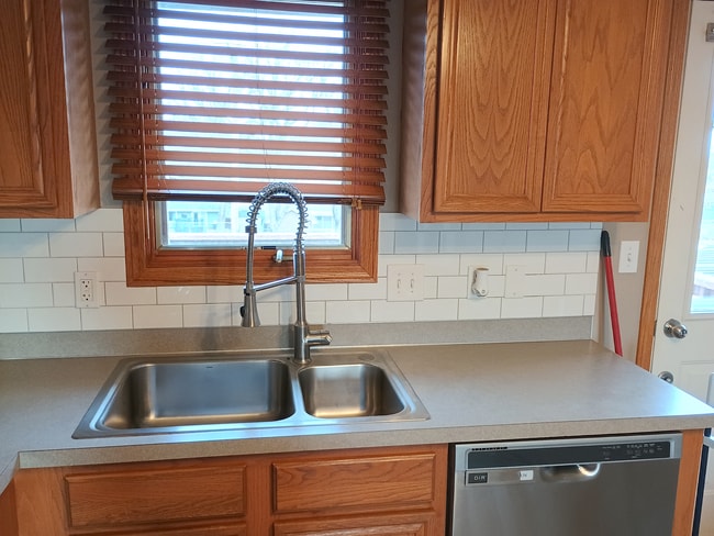 Kitchen - 5306 W Cleveland Ave