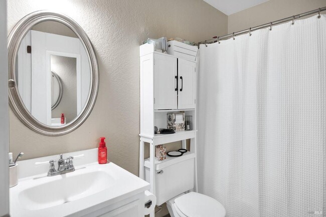 Foto del edificio - 18823 Beatrice Dr