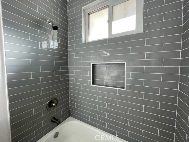 Foto del edificio - 10661 Fern Ave