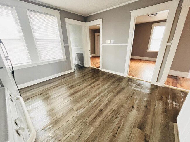 Building Photo - 109 Birch St. Unit 4