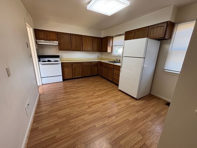 Building Photo - 910/914 S King St Duplex