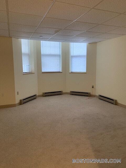 Building Photo - 105 Queensberry St