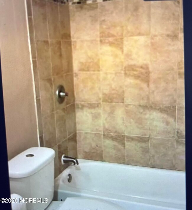 Building Photo - 6 Helen Dr