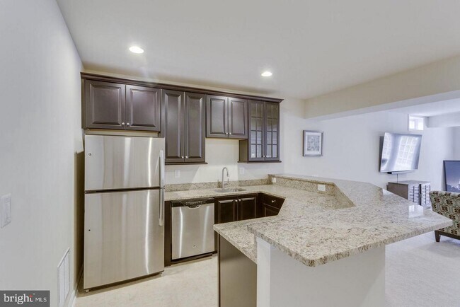 Foto del edificio - 7311A Hayfield Rd