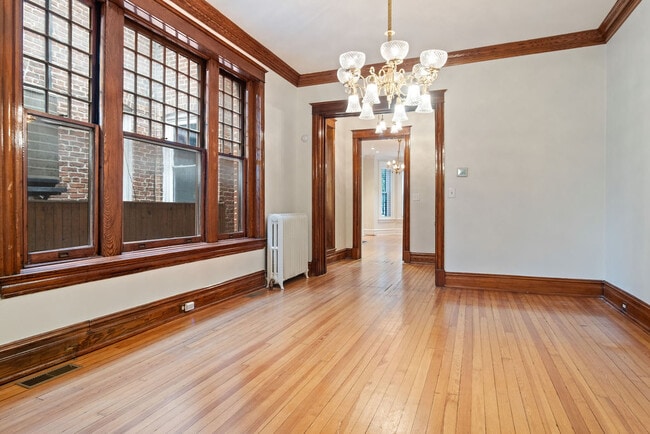 Foto del edificio - 1120 E Capitol St NE