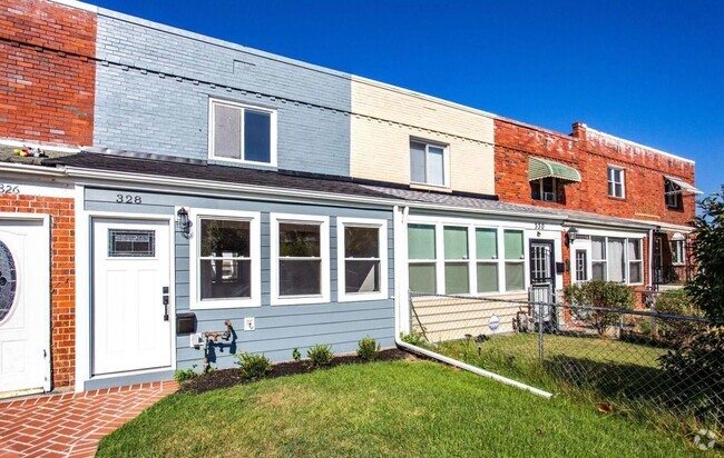 Building Photo - 328 36th St NE
