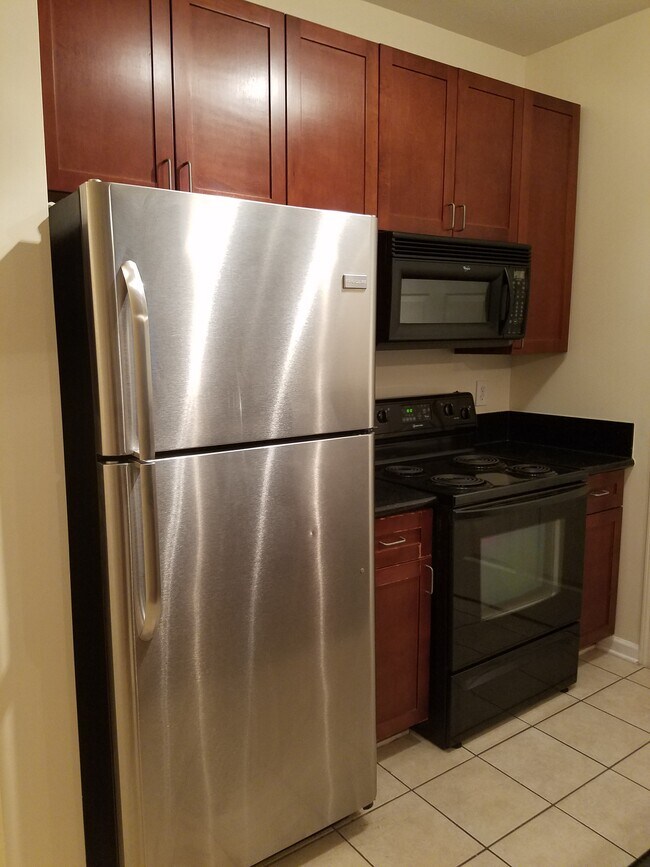 KITCHEN - 400 17th St NW