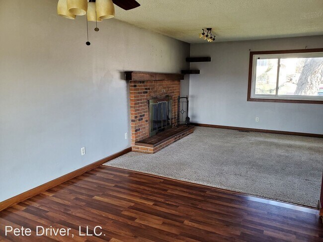 Building Photo - 4 br, 2 bath House - 3305 Foothills Blvd