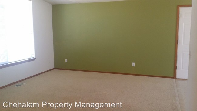 Building Photo - 3 br, 2 bath House - 3306 N. Center St.