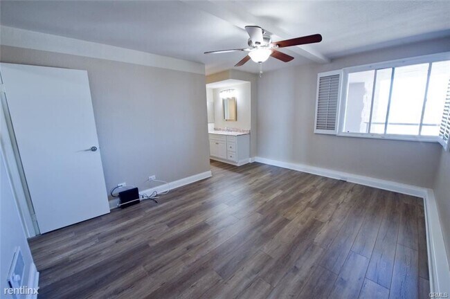 Building Photo - 1200 Harbor Dr