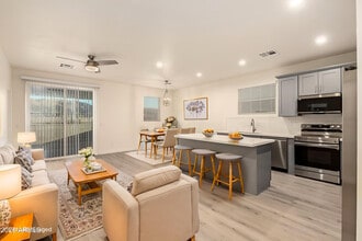 Building Photo - 129 W Latona Rd