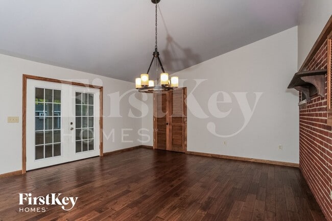 Building Photo - 1244 Day Cir E