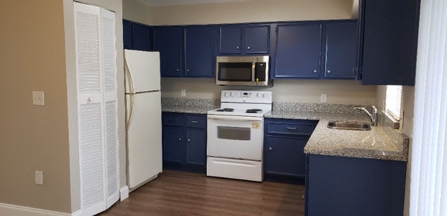 Photo - 235 Chadworth Dr House