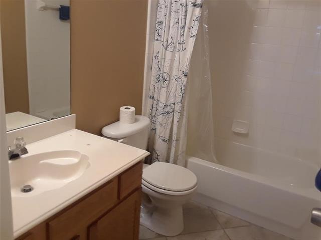 Foto del edificio - 2428 Collier Dr