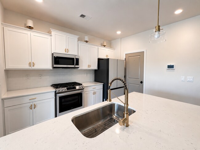 Foto del edificio - Beautiful 3-Bedroom Home in Desirable Chestnut Ridge