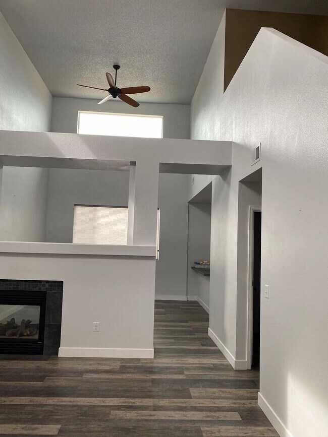 Foto del edificio - 19312 E 58th Pl