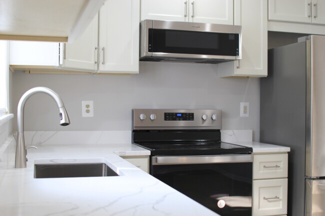 Building Photo - 2990 Mission Square Dr