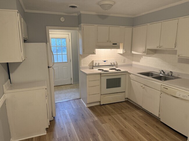 Foto del edificio - 1000 62nd Ave N