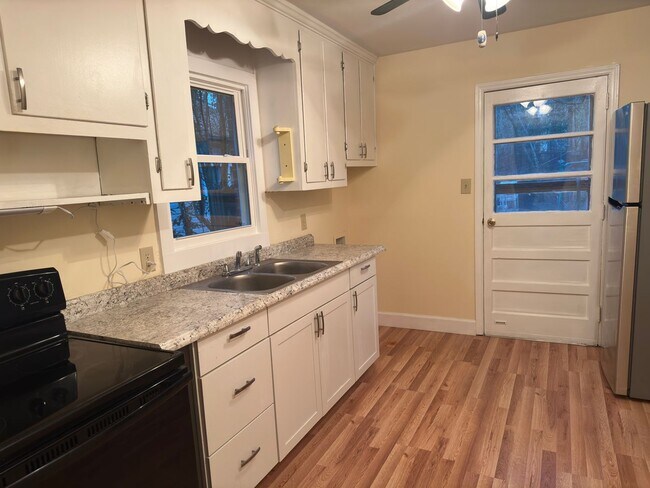 Foto del edificio - 3BR, 1BA Ranch Style Home in Durham