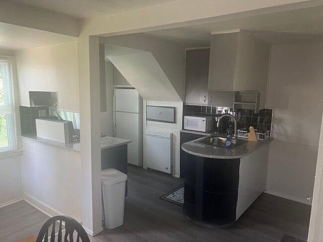 Foto del edificio - 24-26-26 Judson Ave