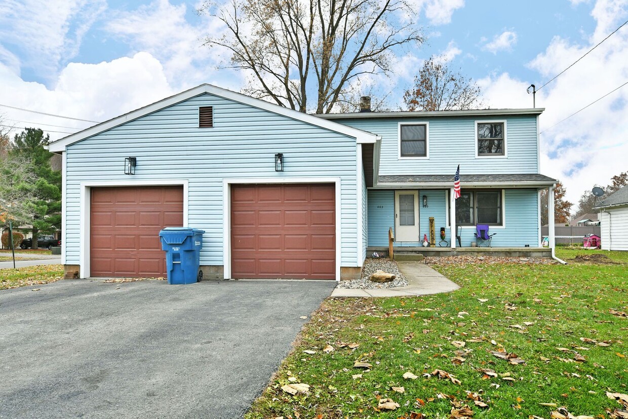 Primary Photo - 460-462-462 Fowler St