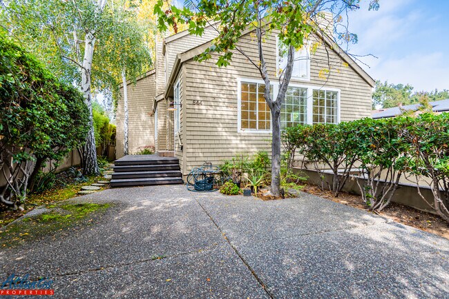 Building Photo - 844 Partridge Ave