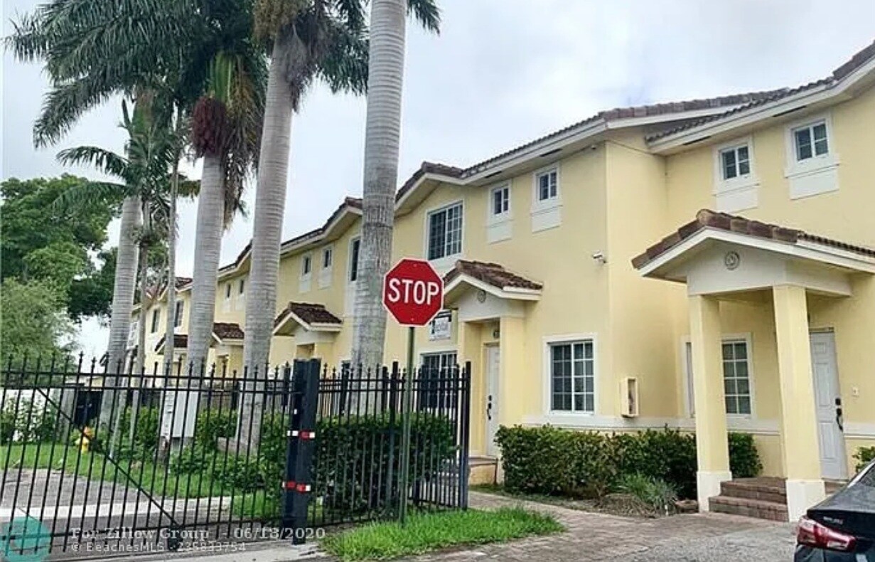 Photo - 207 NE 4th Ct. (Hallandale Beach, FL)