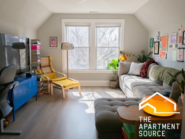 Photo - 3052 W George St Apartment