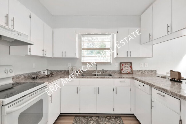 Foto del edificio - 131 Holmes Blvd NW