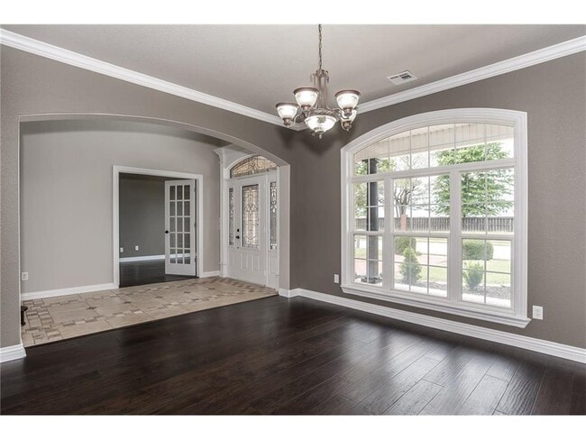 Building Photo - 601 Auburn St