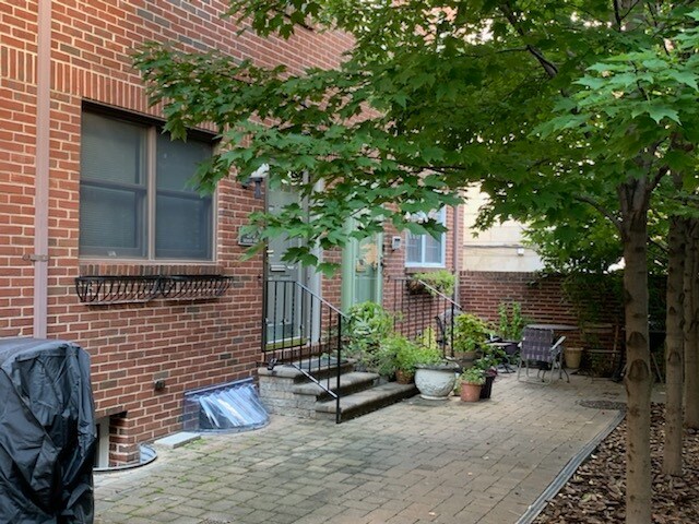 Building Photo - 517 Randolph Ct