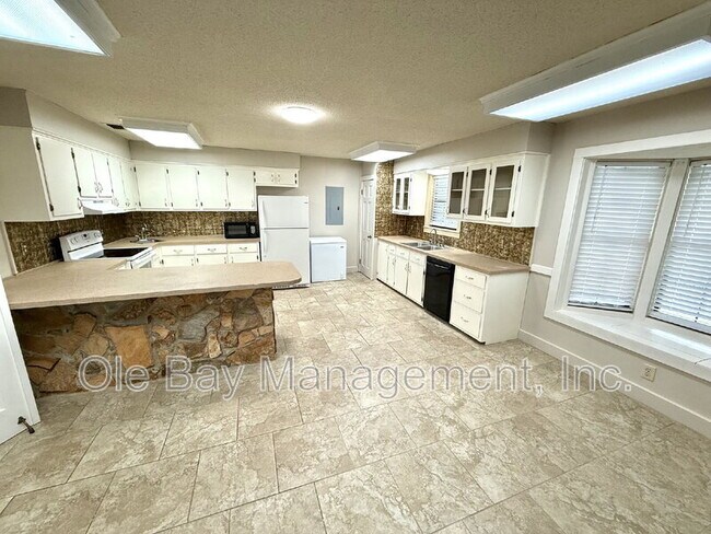Foto del edificio - 9345 Spice Pond Rd Ext