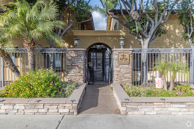 Entrance - Stonemark at Golden Hill