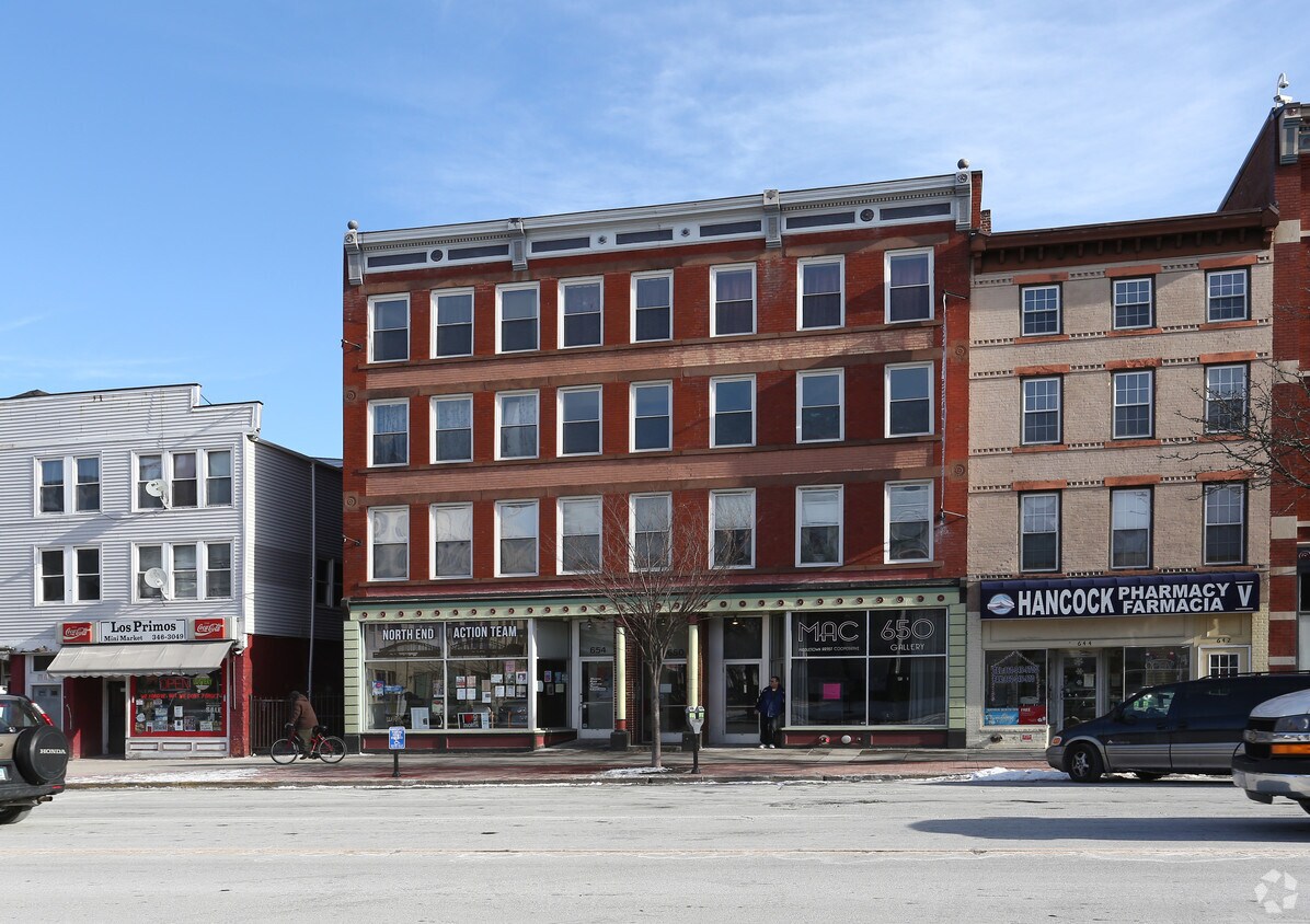 Foto del edificio - Nehemiah Housing