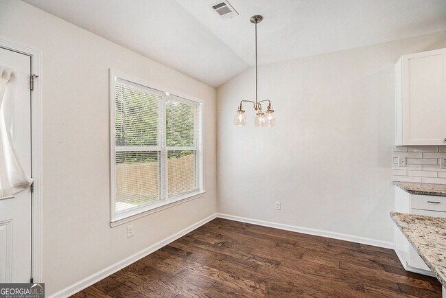 Foto del edificio - 4940 Scott Rd
