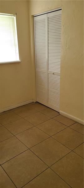 Building Photo - 1758 Lauderdale Manor Dr