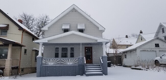 Foto del edificio - Old Brooklyn Area - 3 Bedroom Single Famil...