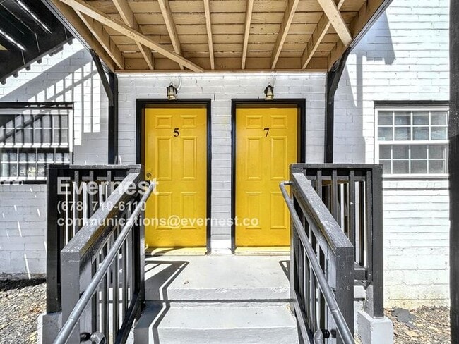 Foto del edificio - 399 Holly St NW