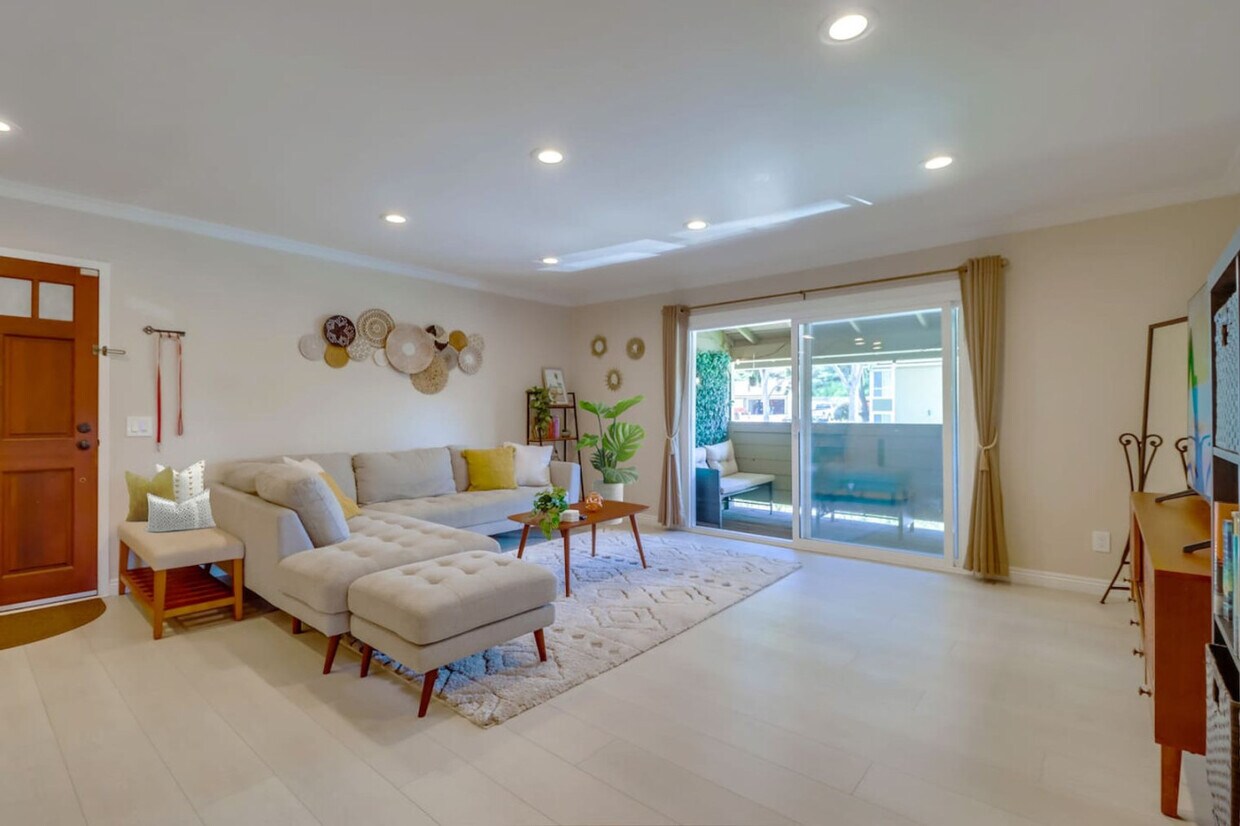 Foto principal - 524 Telegraph Canyon Rd