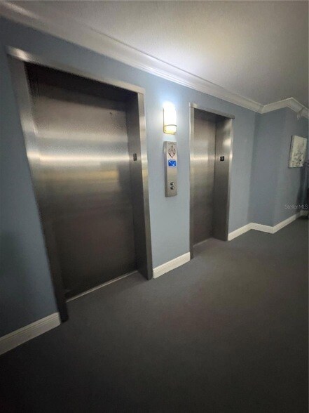 Foto del edificio - 5220 Brittany Dr S