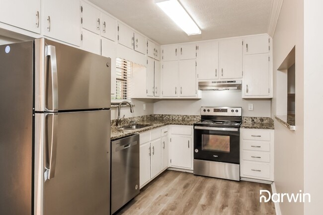 Building Photo - 4135 Rue Saint Germain, Stone Mountain, GA...