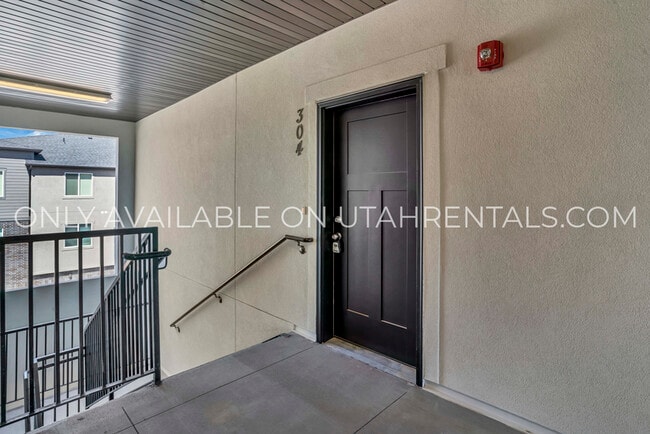 Building Photo - 1922 N 3330 W