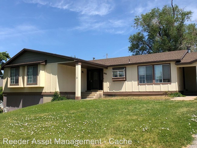 Foto del edificio - 5 br, 3 bath House - 683 East 300 South