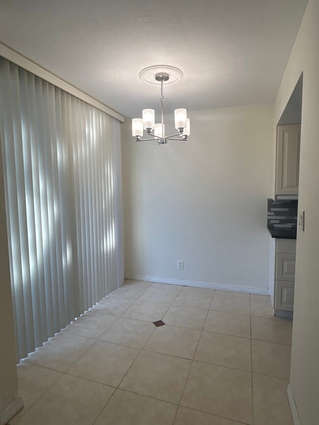 Building Photo - 2930 SW 87th Ter