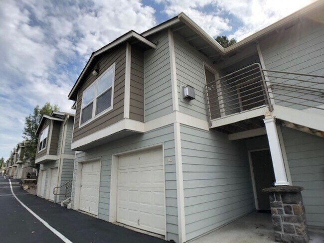Foto del edificio - Charming Studio Condo in Portland!! Locate...