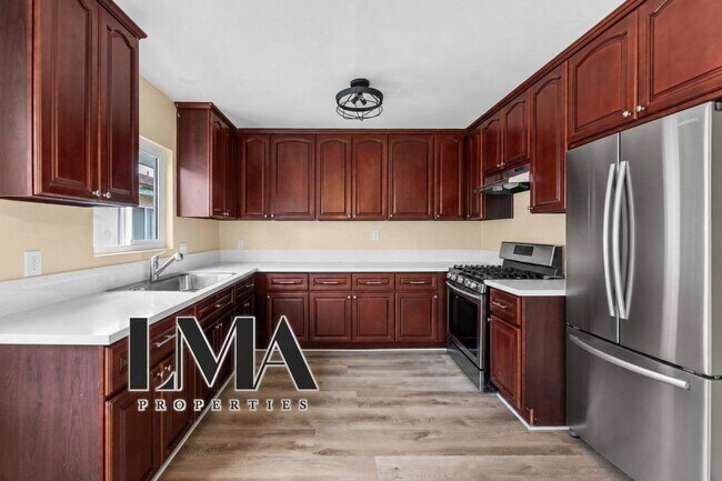 Foto del edificio - 4317 W 120th St