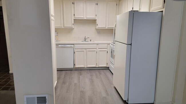 Kitchen - 44 Dorado Ter