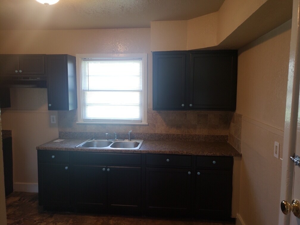 Building Photo - Single Family Home coming soon!