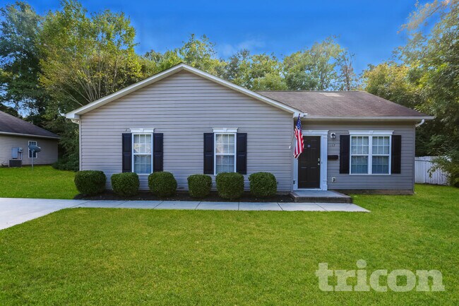 Building Photo - 117 W Nims Ave